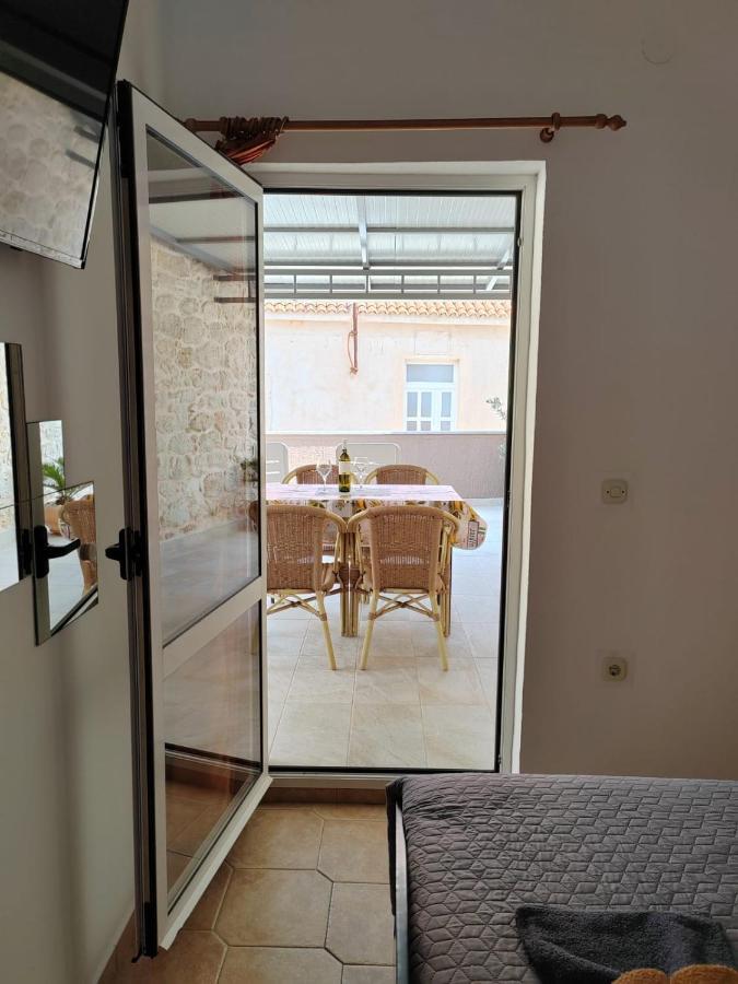 Apartments Turan Centrally Located With Free Parking Igrane Exterior foto